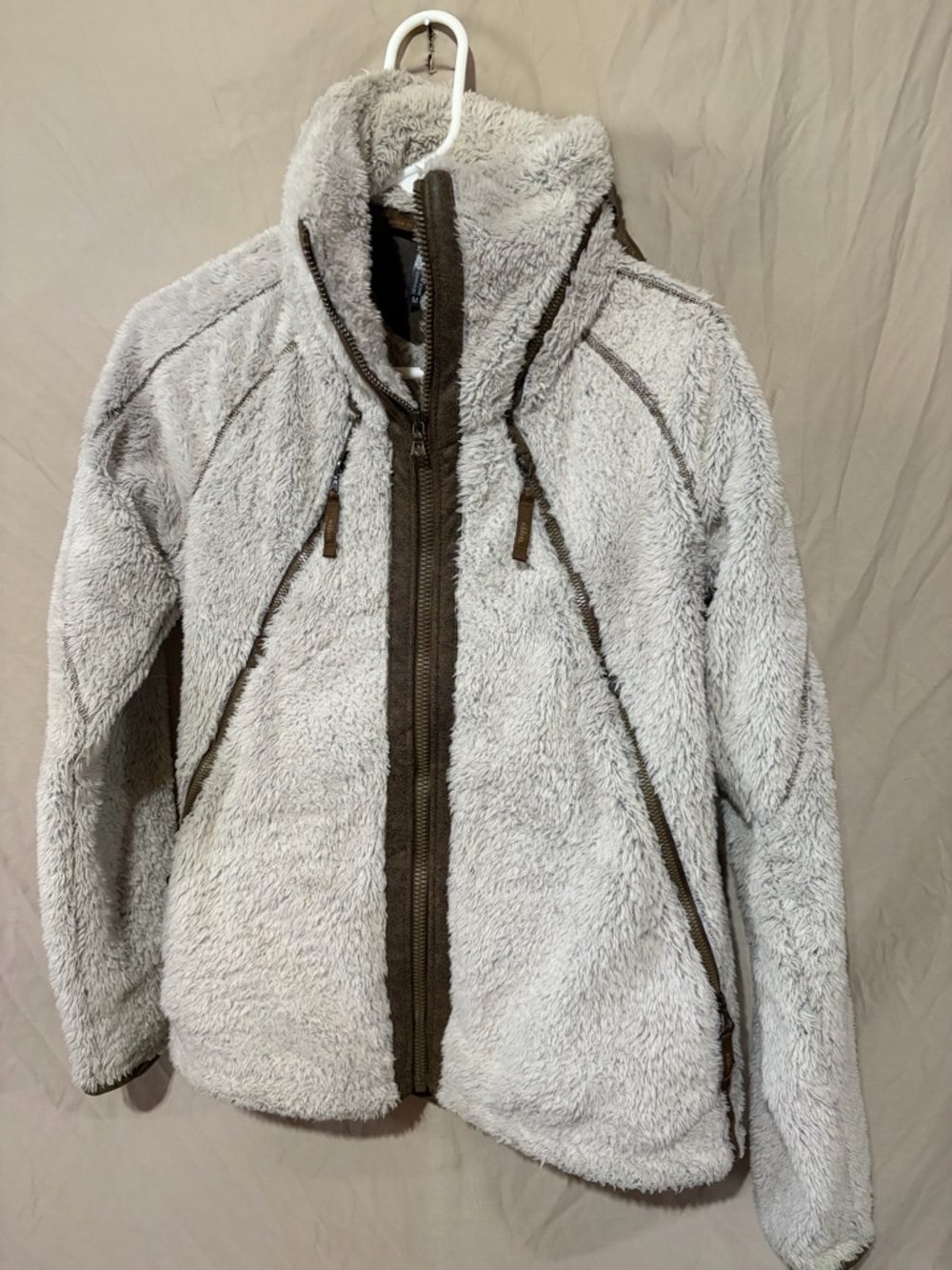 Kuhl sweatshirt